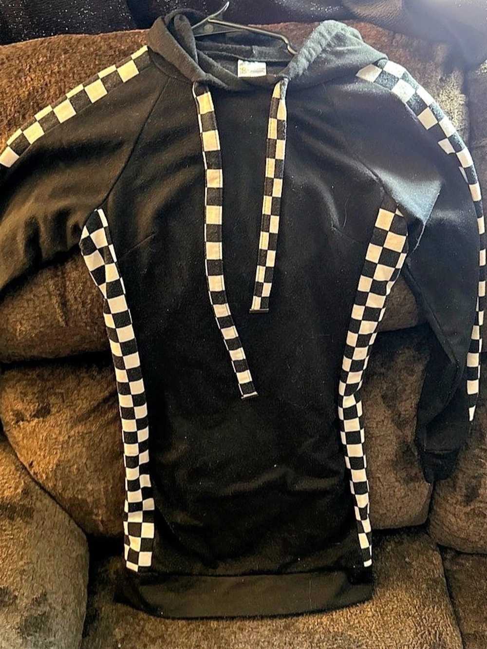 No Boundaries Checkered Hoodie in Black & White Size XS (1)
